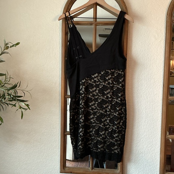 Free People Lower East Side Lace Slip Dress Black Size L NWT Asymmetrical Party - Picture 3 of 6